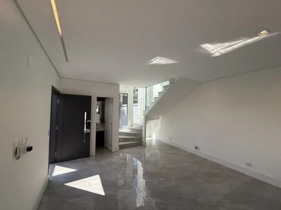 Imagem Casa no Nova Jaguarí com 3 Suítes, Piscina e Hidro-massagem.