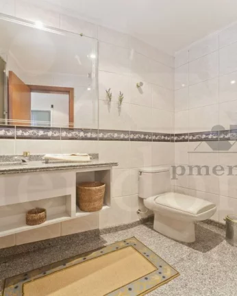 Imagem Apartamento com living para 03 ambientes terraço 04 dormitórios, sendo 3 suítes lavabo cozinha co...