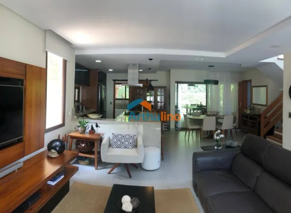 Imagem Casa 225 m² com 3 dormitórios, 3 suites, 4 banh, 5 vagas à venda, por R$ 1.500.000 - Fazendinha - Carapicuíba/SP