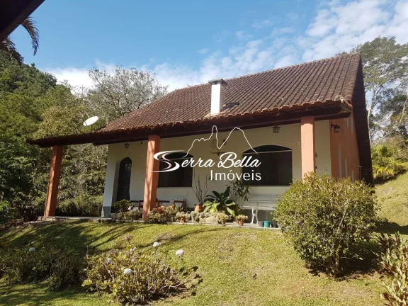 Imagem Casa com 3 dormitórios à venda, 210 m² por R$ 890.000,00 - Vargem Grande - Teresópolis/RJ