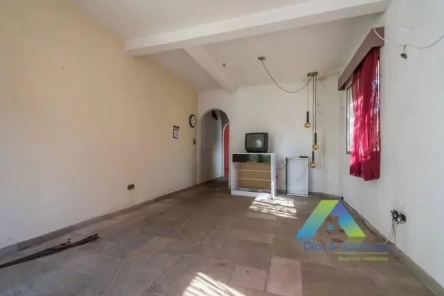 Imagem Casa com 4 Quartos e 2 banheiros à Venda, 235 m² por R$ 800.000,00