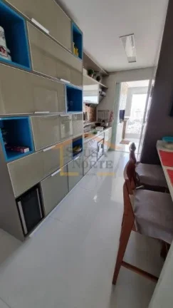 Imagem Apartamento com 134m², 3 dormitórios, sendo 3 suítes. Sala e varanda com piso nivelado, todo em p...