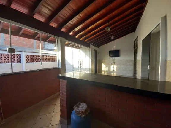 Imagem LINDA CASA NO JARDIM LUCÉLIA, SEMIMOBILIADA, COM CASA DE 3 CÔMODOS NOS FUNDOS