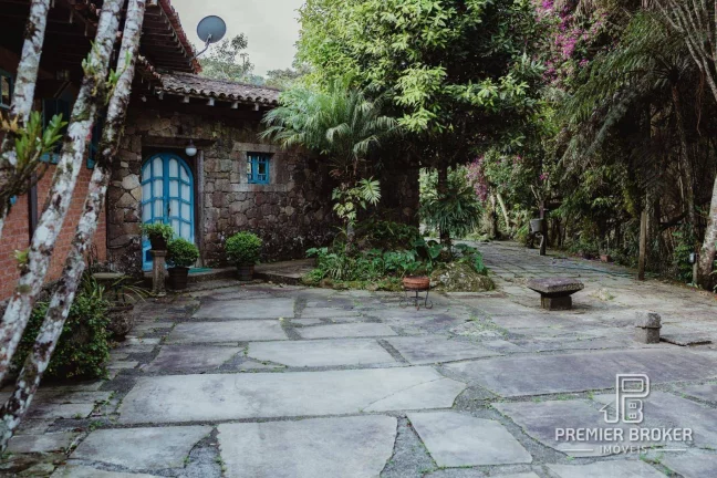 Imagem Casa à venda, 370 m² por R$ 1.700.000,00 - Albuquerque - Teresópolis/RJ