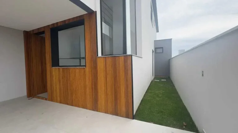 Imagem Casa com 3 dormitórios sendo 1 suíte e 2 vagas garagem - Campeche | Florianópolis/SC