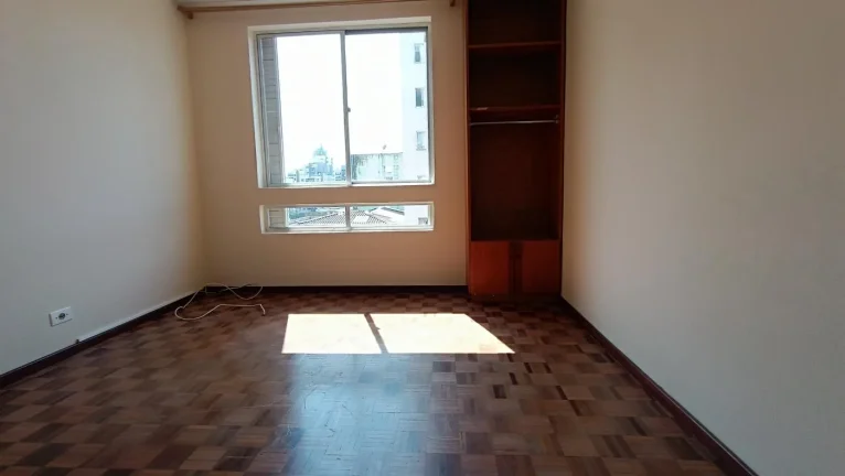 Imagem Apartamento no Centro de Curitiba, 146 m2, 3 dorm amplo.