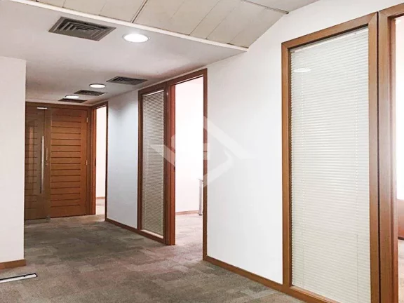 Imagem Centro Aluga-se Andar Exclusivo Mobiliado 242m2