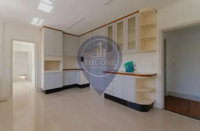 Imagem Luxuoso apartamento de 3 quartos na Vila Monumento, São Paulo-SP: 182m², 1 suíte, 2 salas, 4 banheiros e vaga de garagem.