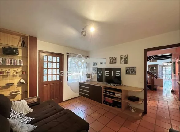 Imagem Casa na "Vila Sto Antonio" com 5 dormitórios sendo 3 suítes - linda vista !