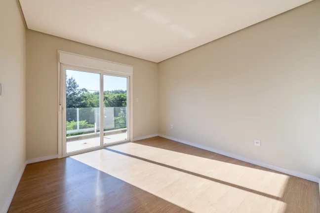 Imagem Sobrado de 3 quartos sendo 1 suíte com acabamento de alto padrão e localização Excelente
