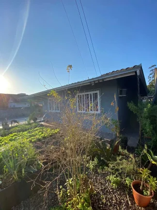 Imagem Casa com 4 dormitórios sendo 1 suíte e 4 vagas de garagem em Jarivatuba | Joinville/SC