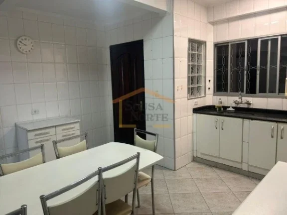 Imagem Sobrado 2 dormitórios, sala ampla, cozinha com armários, despensa, lavanderia, 1 vaga de garagem c...