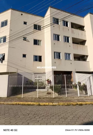 Imagem Apartamento á venda com 2 dormitórios uma vaga de garagem privativa localizado em Itapema.