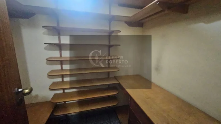Imagem Apartamento mobiliado e reformado à venda no Centro Com 116,59 m²