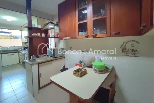 Imagem Amplo Imóvel à Venda com 3 Quartos em Campinas

Estamos oferecendo um espaçoso imóvel localizado...