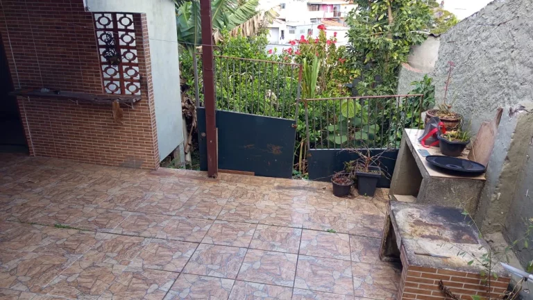 Imagem VENDO CASA COM QUINTAL NO BAIRRO CAMPO GRANDE!