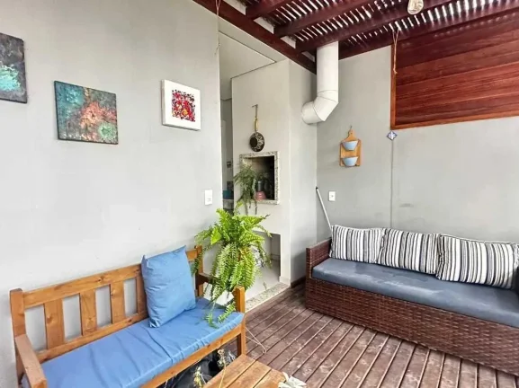 Imagem Casa com 3 dormitórios sendo 1 suíte e 2 vagas de garagem - Bairro Campeche, Florianópolis/SC