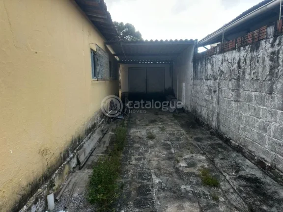 Imagem Casa Antiga com Potencial no Conjunto Ponta Negra
