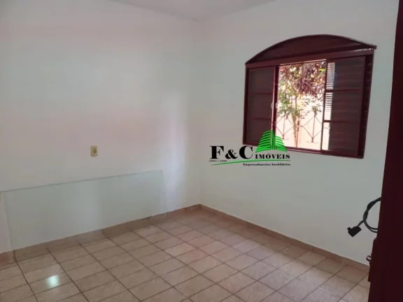 Imagem Casa para Venda em Limeira, Vila Queiroz, 4 dormitórios, 1 suíte, 2 banheiros, 4 vagas