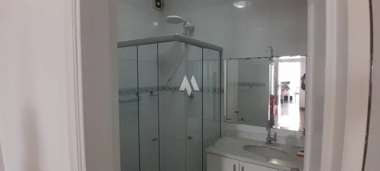 Imagem Apartamento Alto Padrão - Vista Mar - 03 Dormitórios (01 Suíte) - Lavabo -02 Vagas Garagem - Mobiliado