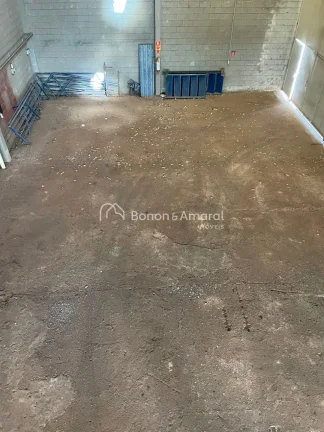 Imagem Galpão comercial com 526 m² de área construída, ideal para empresas que buscam um espaço amplo,...