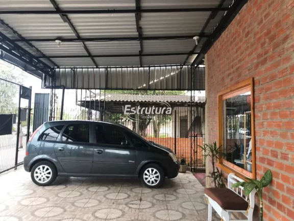 Casa residencial com loja comercial no Itararé