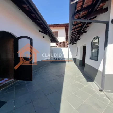Imagem Sobrado com 3 Quartos à venda, 195m² - Campo Grande