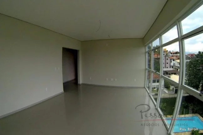 Imagem Belíssimo apartamento, próximo a beira mar, ao lado da casa do governador em prédio com alto padr...