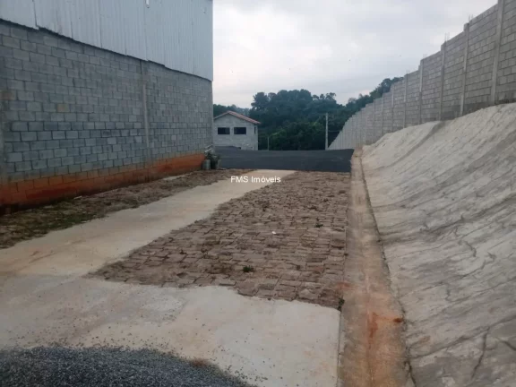 Imagem Galpão com 300m² em Itaquaquecetuba.