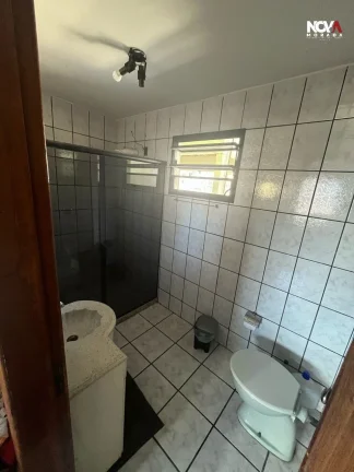 Imagem Explore essa encantadora casa à venda no bairro IBES, em Vila Velha. Com área total de 298 m², el...