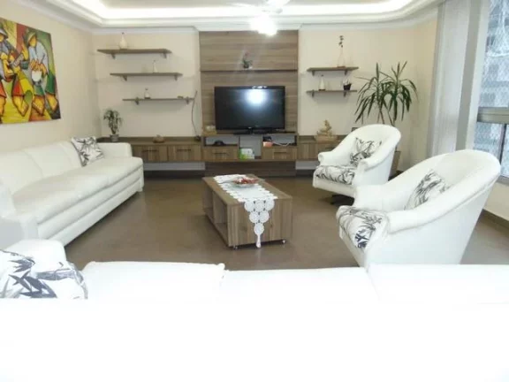 Imagem Pitangueiras,Local Nobre,70 M do Mar,1 por Andar,140 M² Úteis,Garagem,Churrasqueira,Totalmente Reformado,Top de Linha,Lindo!!!