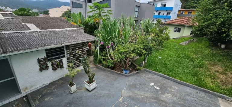 Imagem Casa à Venda,300 m2 , 3 dormitórios(1 suíte), 2 Vagas , Trindade, Florianópolis, SC