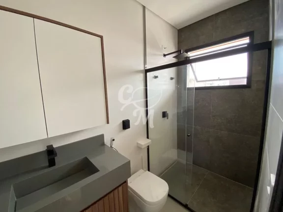 Imagem Casa em Condomínio com Lazer e Lago