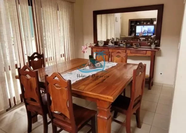 Imagem Magnífica casa em condomínio fechado a venda em Ubatuba.