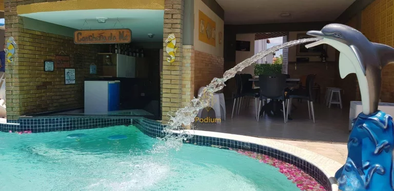 Imagem Casa estilo francesa com área de lazer em condomínio fechado no Portal do Sol - CA0041