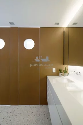 Imagem Lindo apartamento reformado com 1 suíte e 2 vagas, 140m².3
