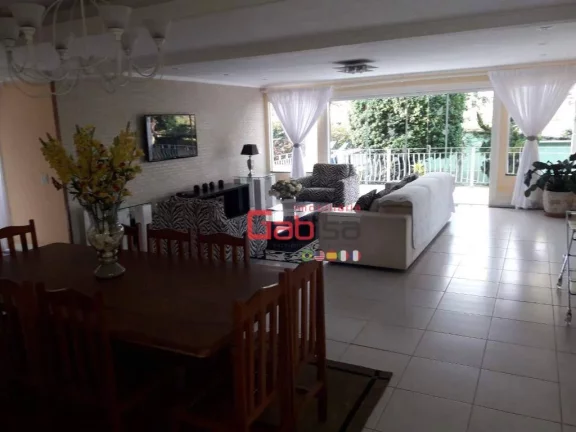 Imagem Casa com 5 dormitórios à venda, 380 m² por R$ 3.500.000 - Village da Ferradura - Armação dos Búzios/RJ