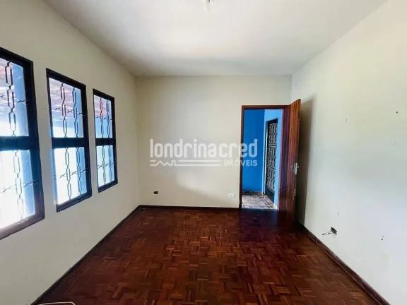 Imagem Casa à venda na Zona Norte de Londrina com 3 quartos, sala e cozinha integradas, 1 vaga de garagem, 73,25m² construídos em terreno de 137,50m²