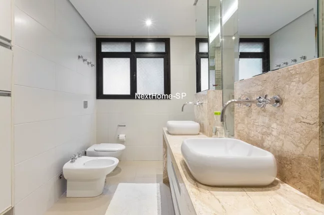 Imagem Apartamento de 198m ao lado do Parque Triano com 3 suítes amplo living, lavabo, cozinha, área de serviço e 1 vaga
