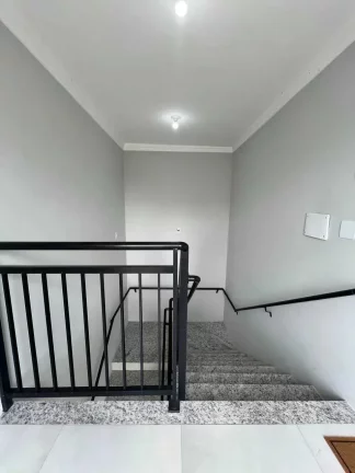Imagem Geminado com 3 dormitórios sendo 1 suíte, sacada com churrasqueira e 1 vaga em Barra Velha