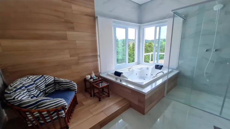 Imagem Casa de alto padrão em condomínio na represa - Bragança Paulista
