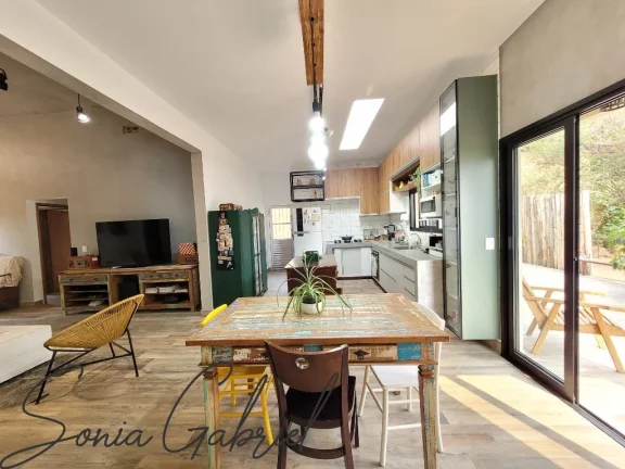 Imagem Casa em Condomínio de Luxo em Vinhedo-SP - 3 Quartos, 2 Suítes, 3 Salas, 5 Banheiros, 4 Vagas - Imperdível! Imagem Casa em Condomínio de Luxo em Vinhedo-SP - 3 Quartos, 2 Suítes, 3 Salas, 5 Banheiros, 4 Vagas - Imperdível!