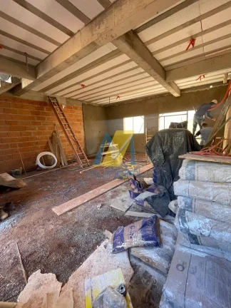 Imagem Sobrado moderno com 3 suítes, 4 vagas e quintal para lazer exclusivo