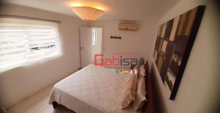 Imagem Casa com 4 dormitórios à venda, 300 m² por R$ 1.700.000 - Ferradura - Armação dos Búzios/RJ