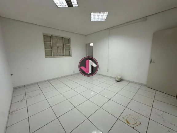 Imagem Aproveite essa oportunidade única de alugar um ponto comercial no coração de Cuiabá, no bairro C...
