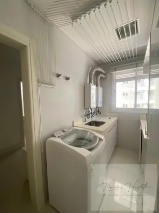 Imagem Apartamento 4 ou + dormitórios para Venda em Balneário Camboriú / SC no bairro Centro