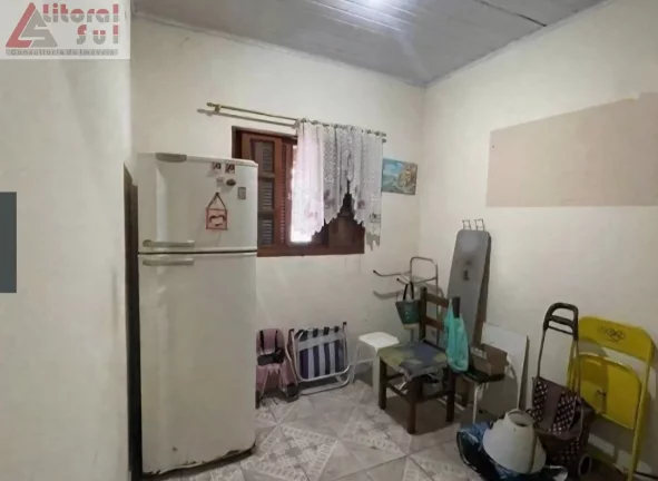 Imagem Imperdível oportunidade! Casa à venda em Praia Grande-SP, bairro Tupi, 3 quartos, 1 sala, 1 banheiro, 105 m² de área.
