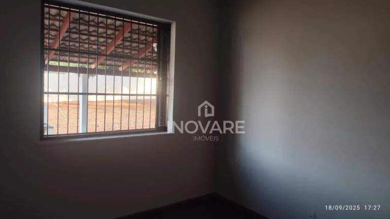 Imagem Casa com 3 dormitórios para alugar, 119 m² por R$ 2.200,00/mês - Vila de Furnas - Itumbiara/GO