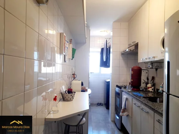 Imagem Apartamento na Pompeia com 2 dormitórios (1 suíte) e 1 vaga, próximo ao Sesc Pompeia. Edifício com portaria 24h e lazer