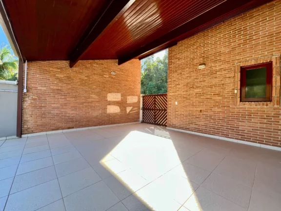 Imagem Casa de Luxo na Riviera de São Lourenço Módulo 26: 3 Quartos, 1 Suíte, Varanda Gourmet, Piscina e Muito Mais!